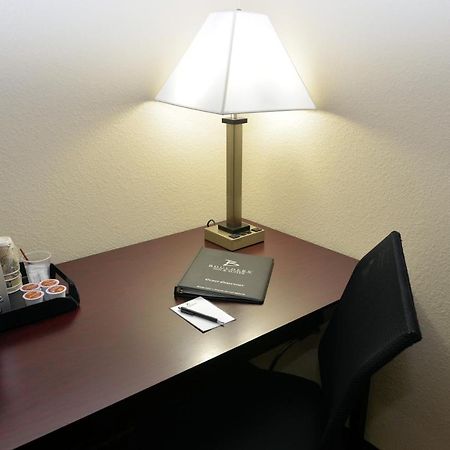 Cobblestone Inn & Suites - Manning Esterno foto