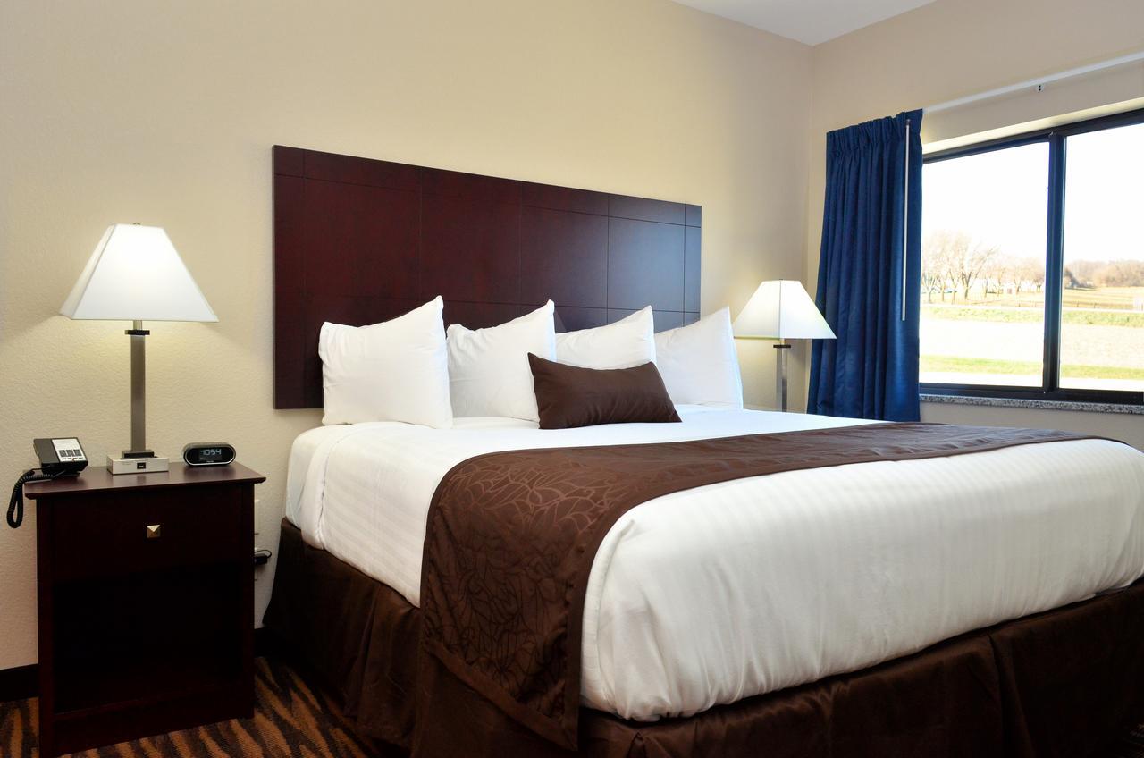 Cobblestone Inn & Suites - Manning Esterno foto