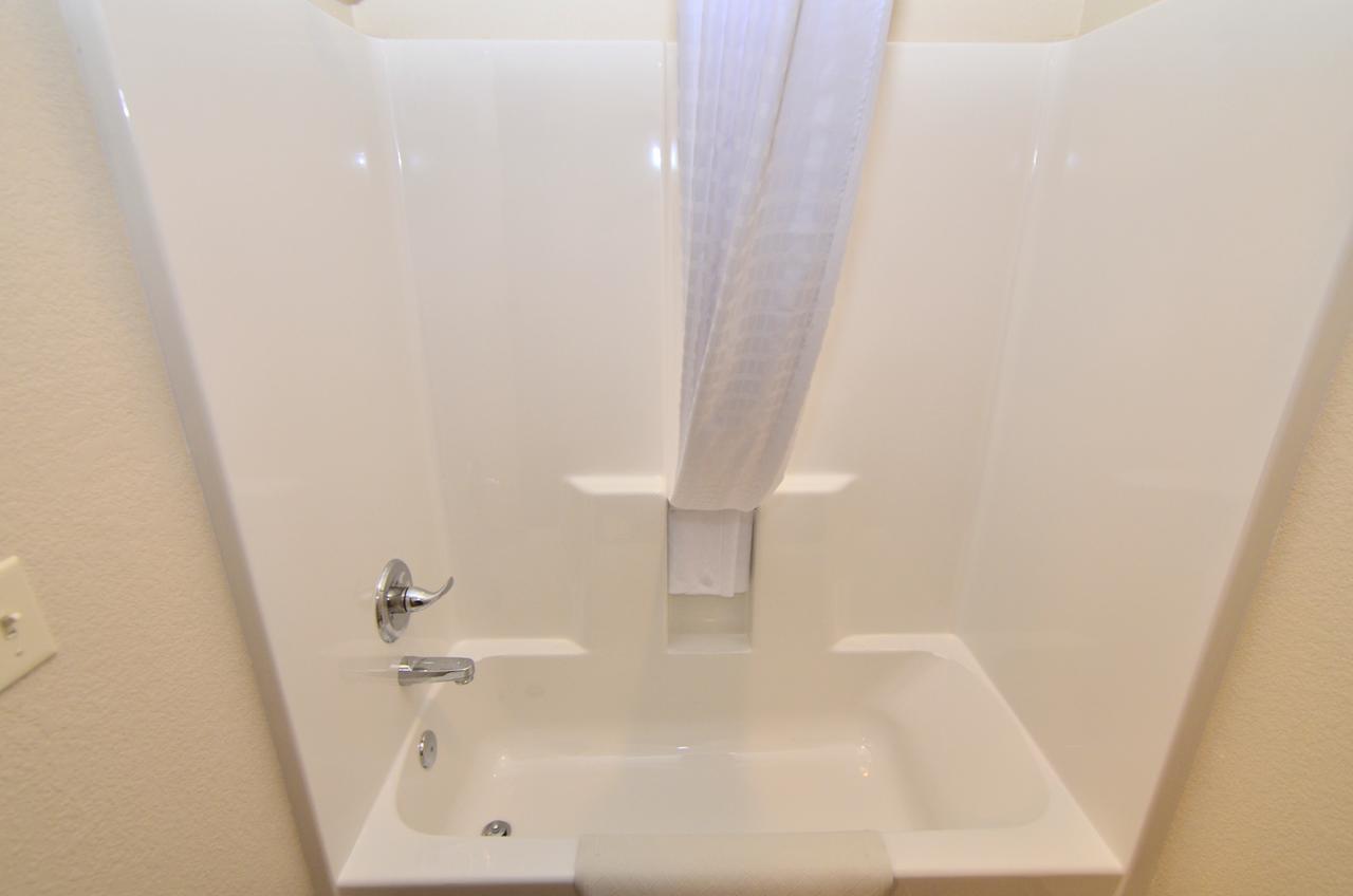 Cobblestone Inn & Suites - Manning Esterno foto