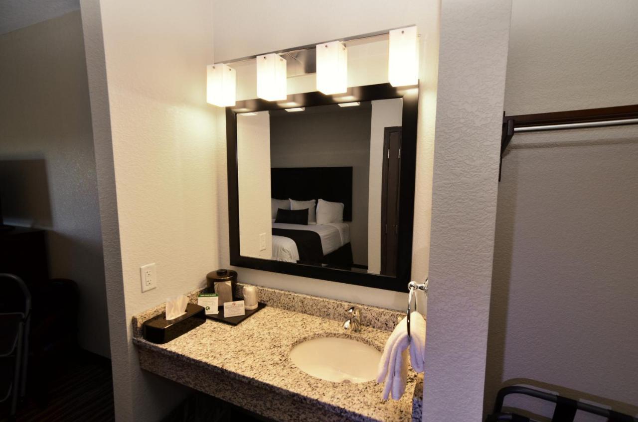 Cobblestone Inn & Suites - Manning Esterno foto