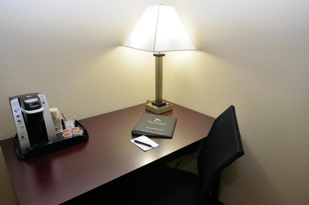 Cobblestone Inn & Suites - Manning Esterno foto