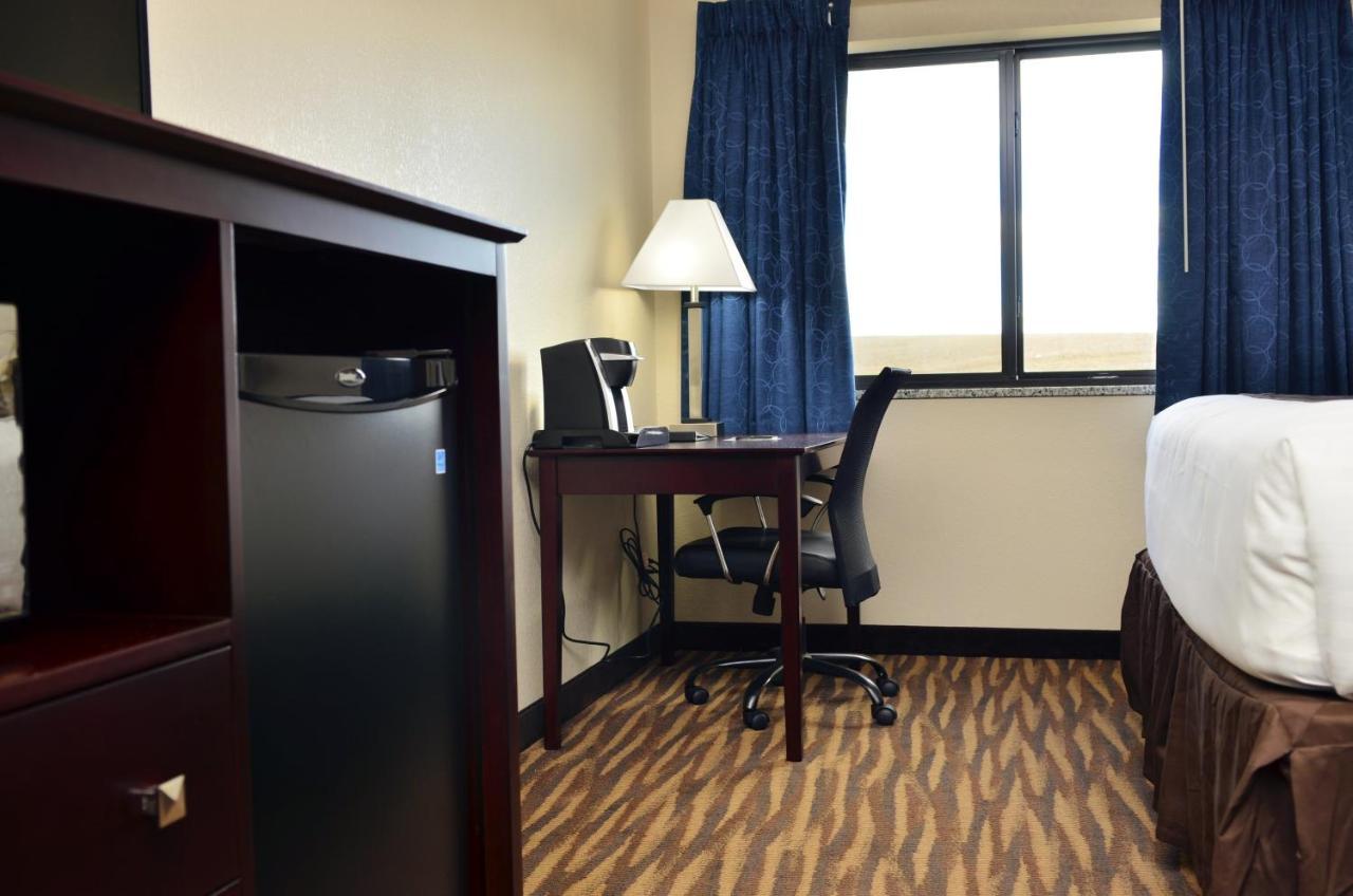 Cobblestone Inn & Suites - Manning Esterno foto