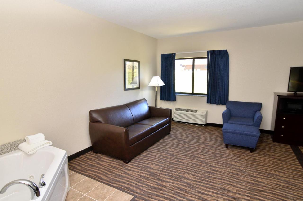 Cobblestone Inn & Suites - Manning Esterno foto