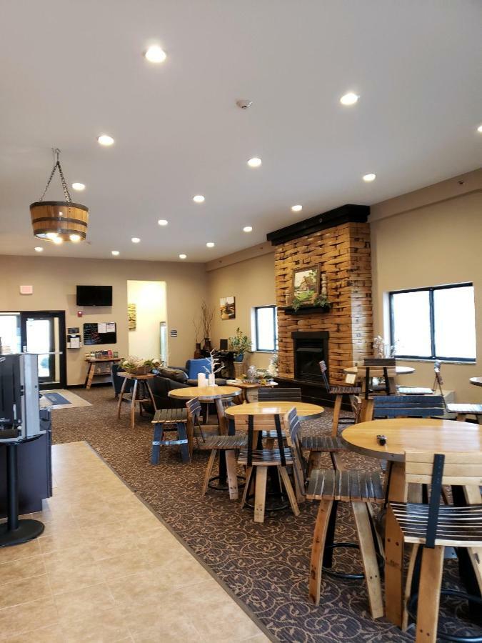 Cobblestone Inn & Suites - Manning Esterno foto