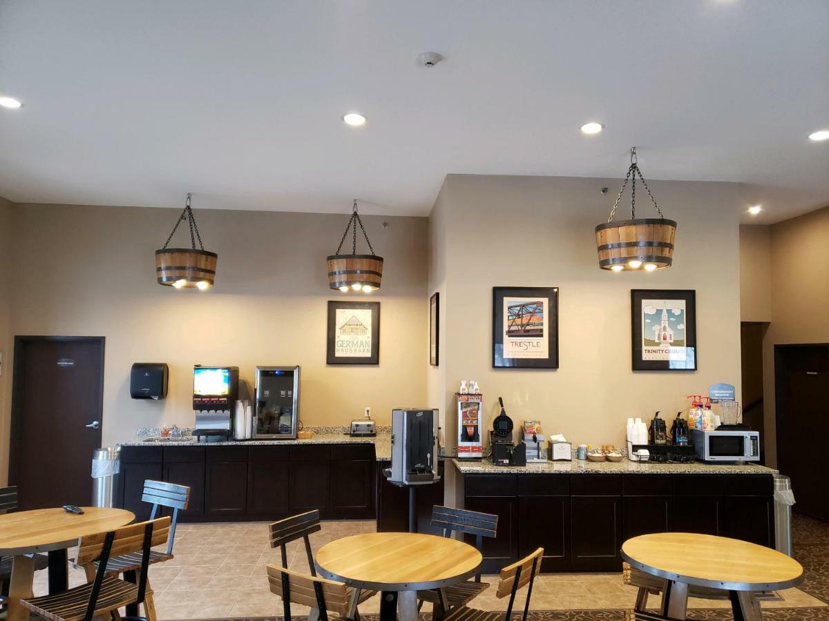Cobblestone Inn & Suites - Manning Esterno foto